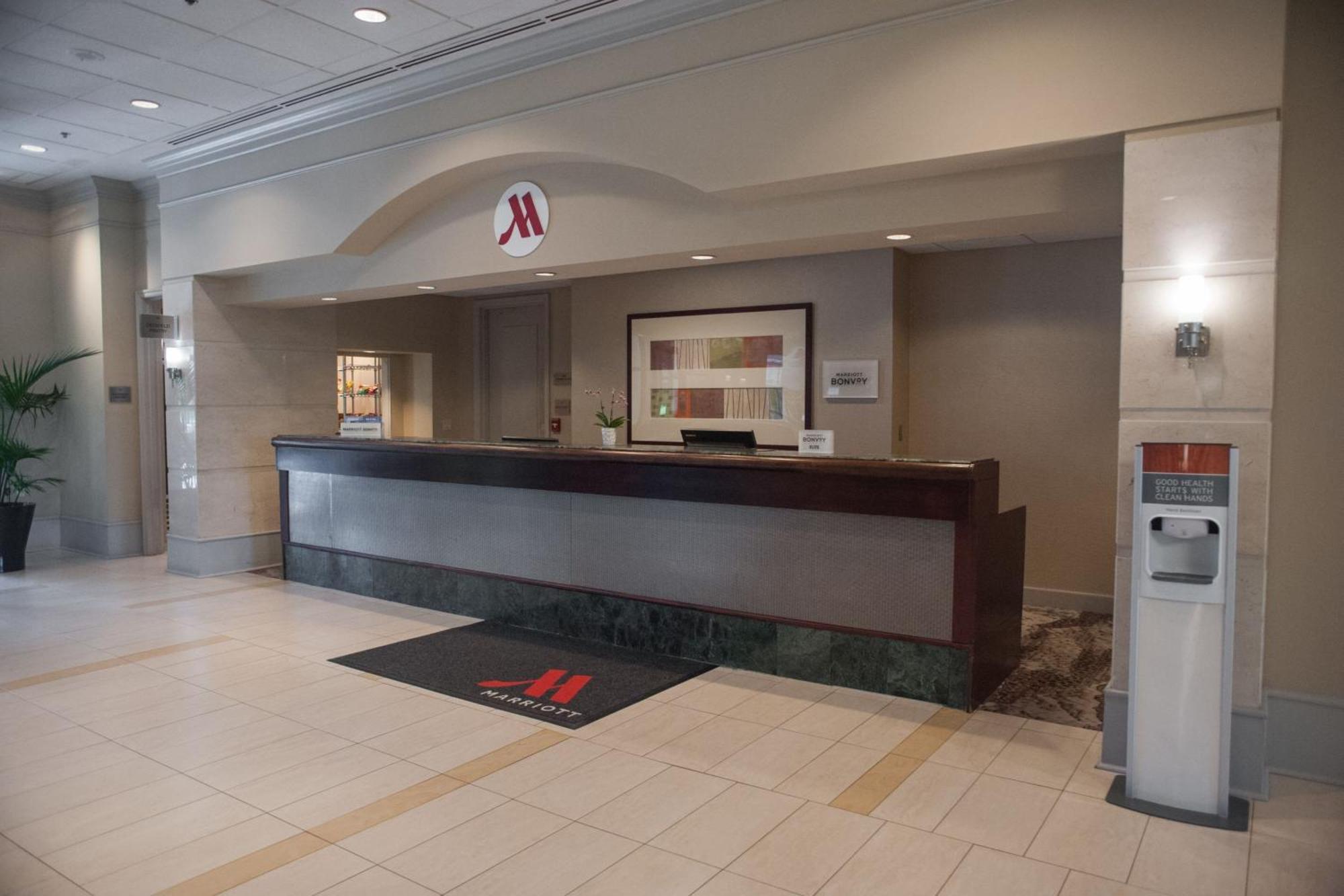 Chicago Marriott Suites Диърфийлд Екстериор снимка
