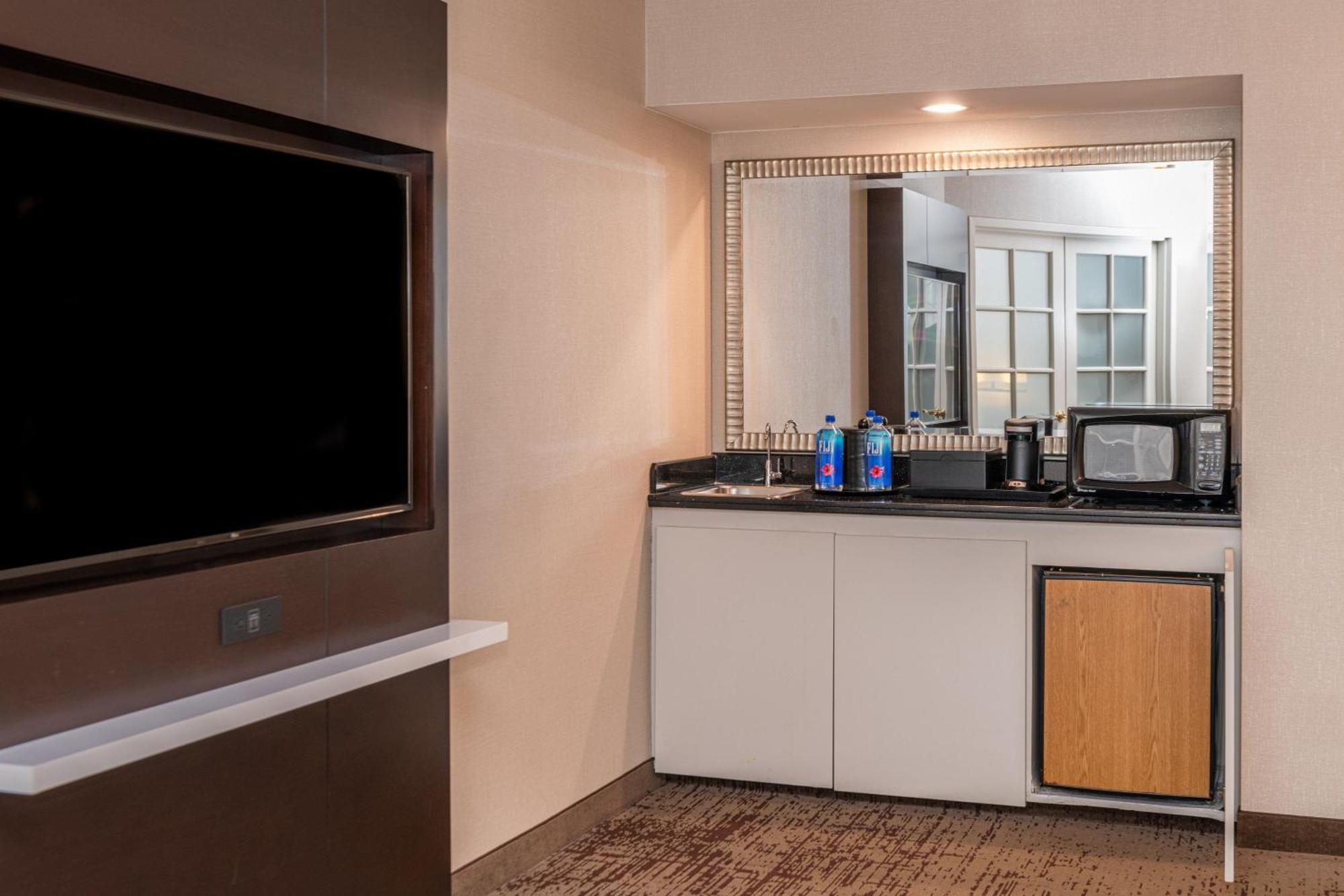 Chicago Marriott Suites Диърфийлд Екстериор снимка