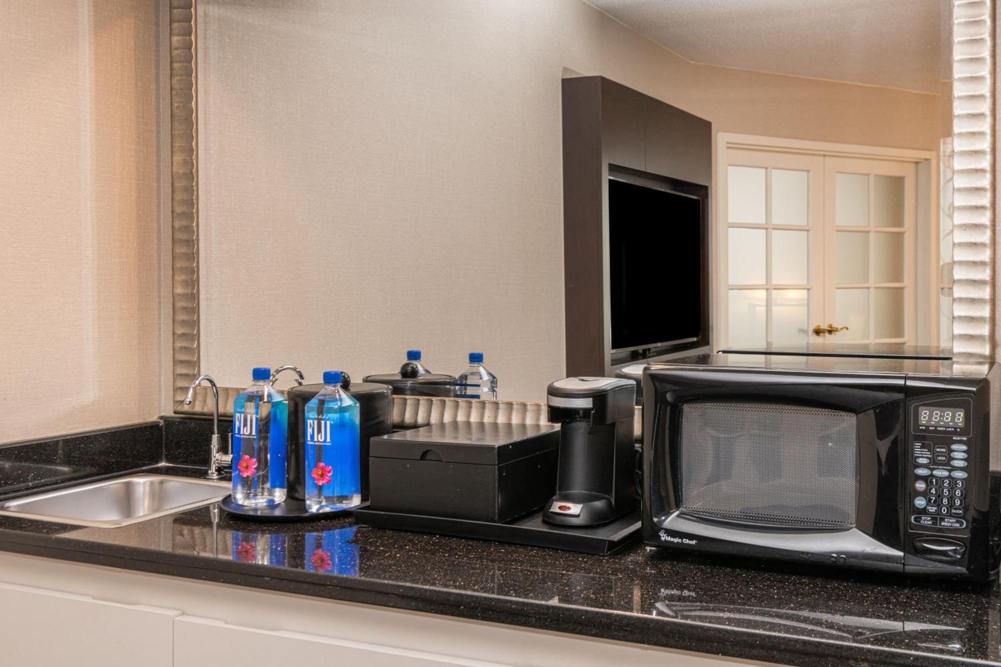 Chicago Marriott Suites Диърфийлд Екстериор снимка