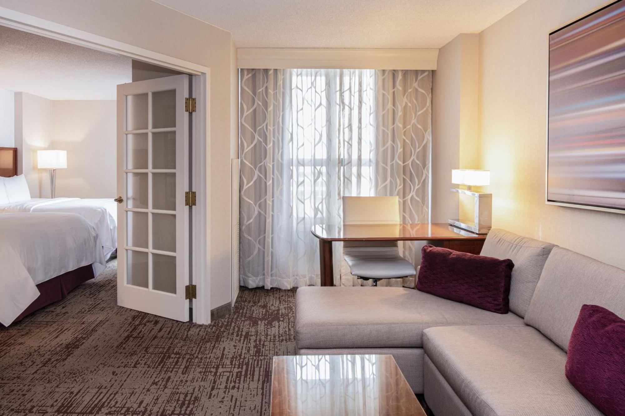 Chicago Marriott Suites Диърфийлд Екстериор снимка